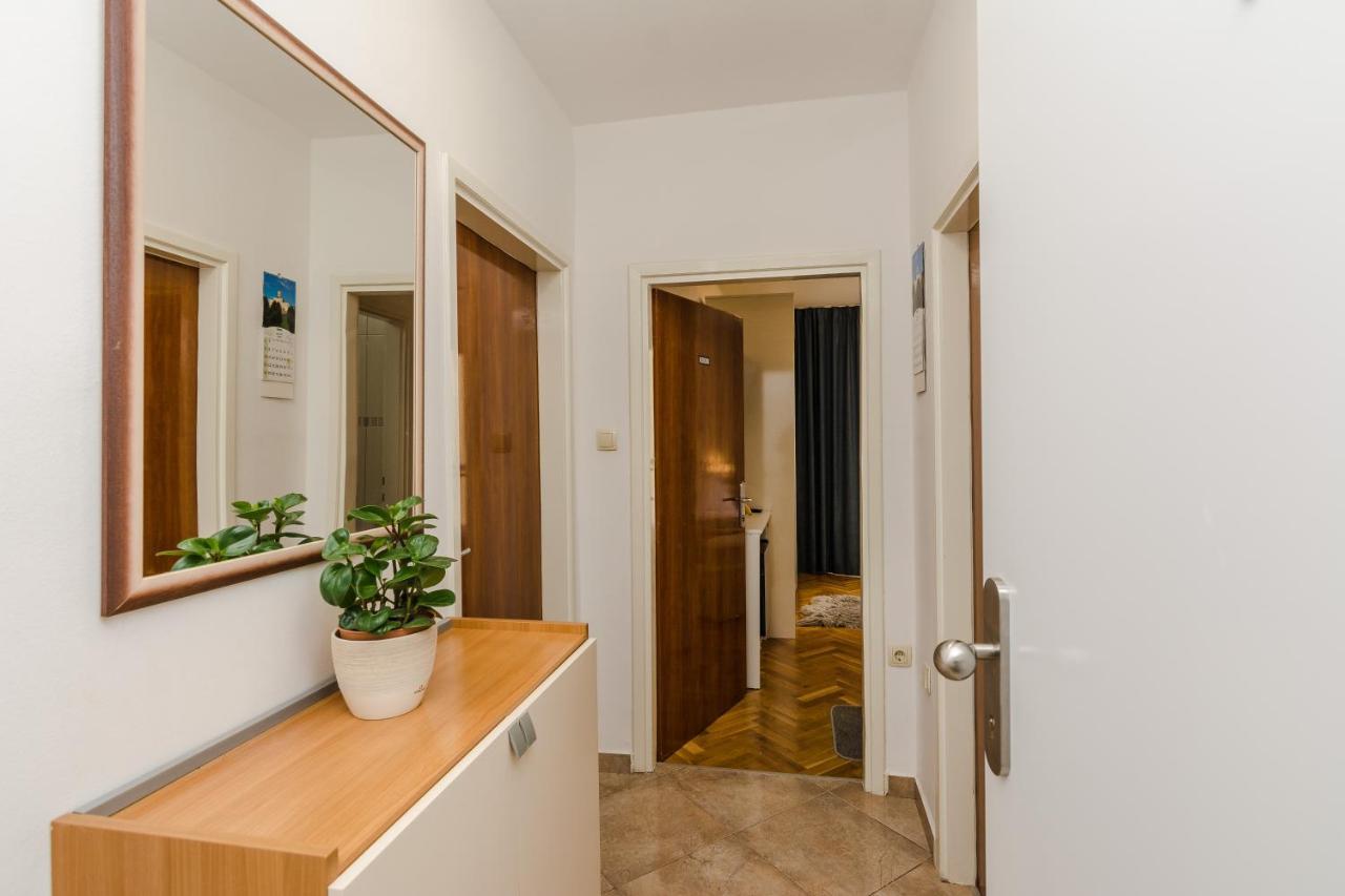 Neva Room With Private Bathroom Zára Kültér fotó