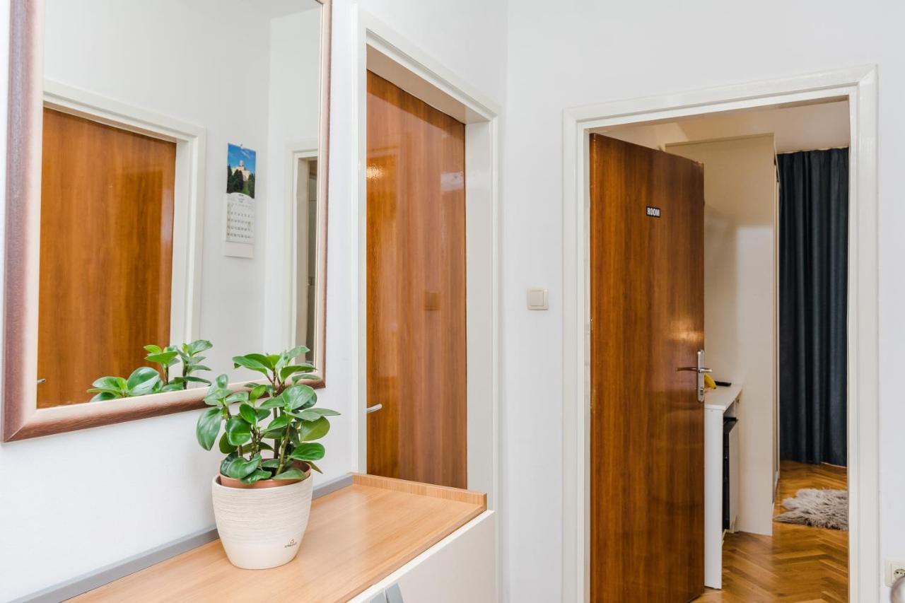 Neva Room With Private Bathroom Zára Kültér fotó