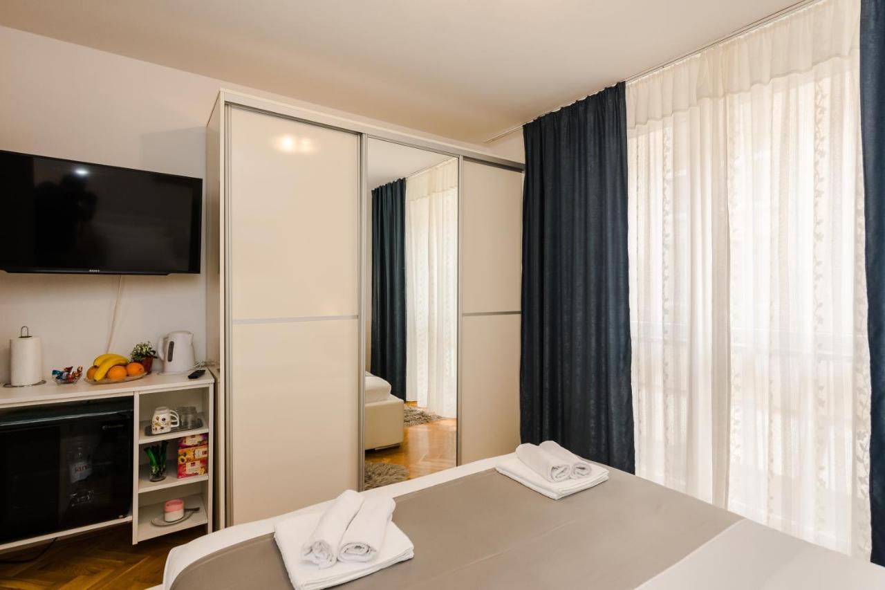 Neva Room With Private Bathroom Zára Kültér fotó