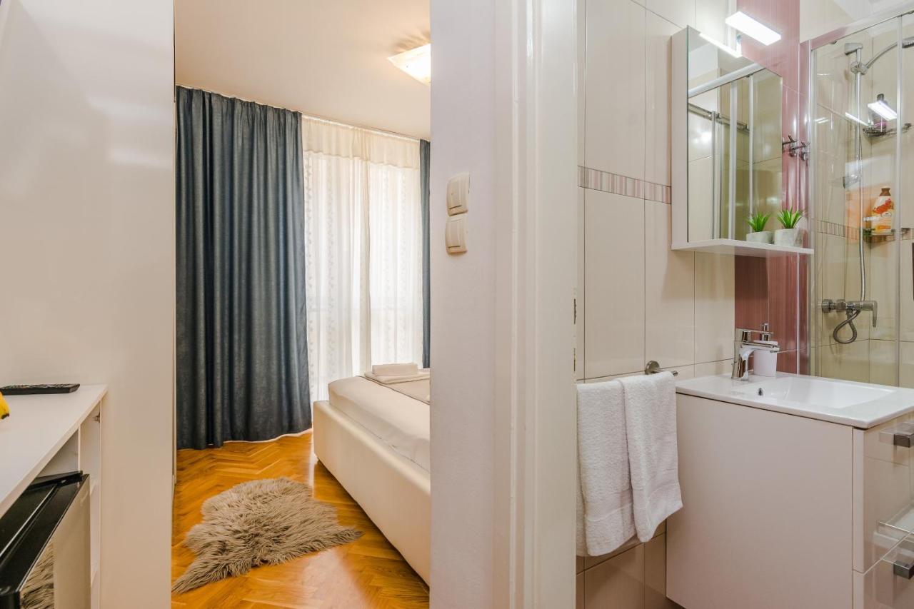 Neva Room With Private Bathroom Zára Kültér fotó